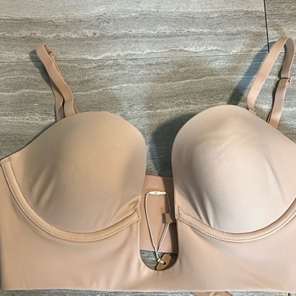 Skims Seamless Tan deepPlunge Bra small - Picture 4 of 4